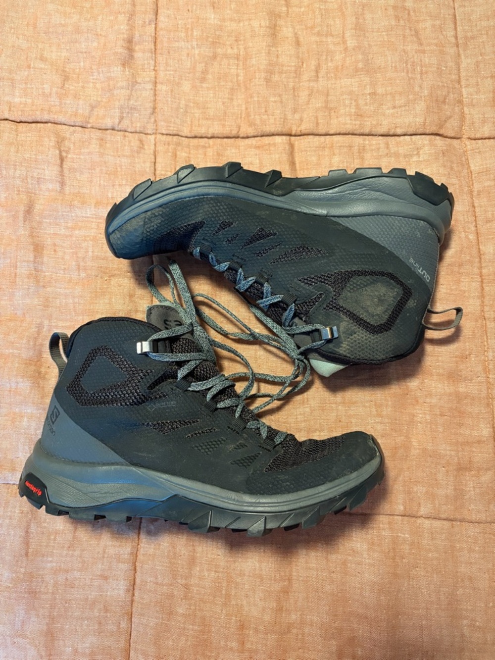 Salomon Women’s GTX Mid Goretex Hiking Boots